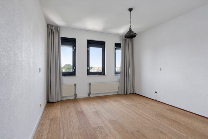 Photo 17 of Justpier 104