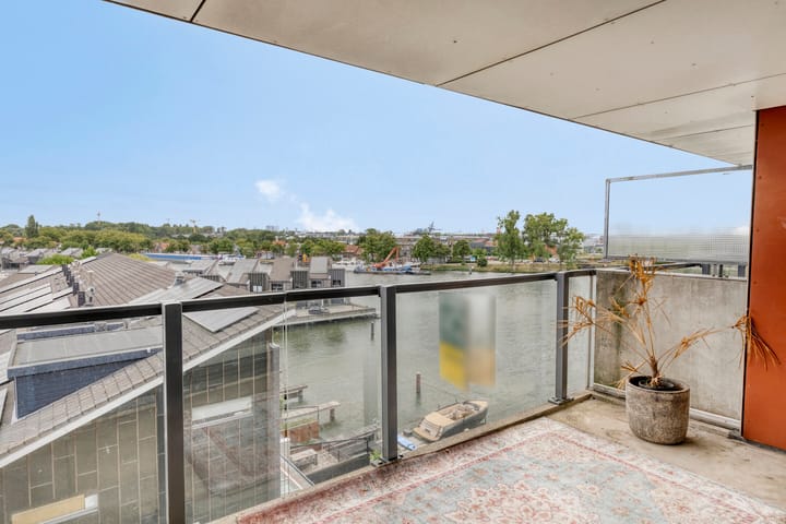 Photo 25 of Justpier 104