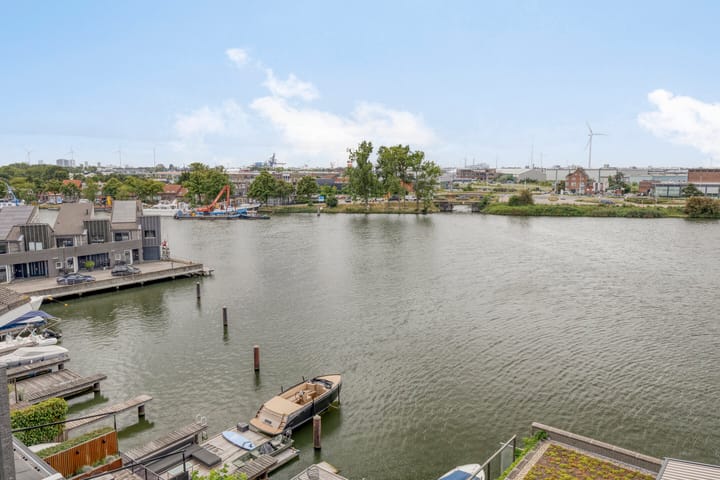 Photo 28 of Justpier 104