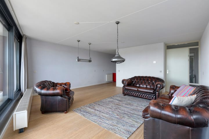 Photo 30 of Justpier 104