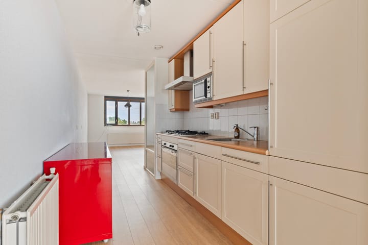 Photo 32 of Justpier 104