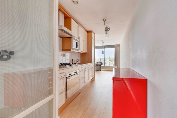 Photo 34 of Justpier 104