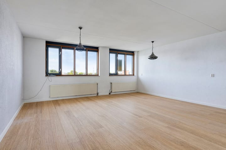 Photo 39 of Justpier 104