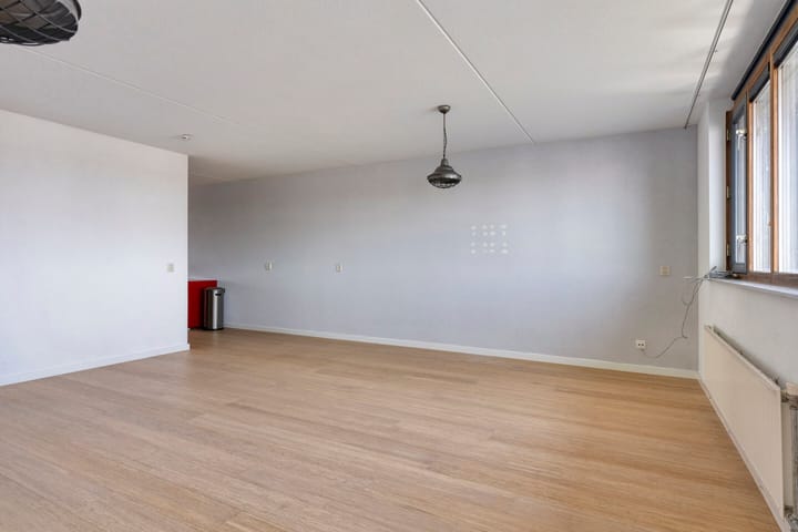 Photo 40 of Justpier 104