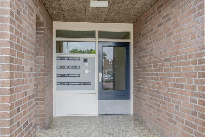 Photo 5 of Ringspoor 80