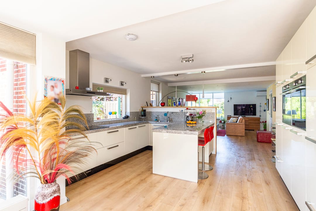 Photo 2 of Oosteinde 71