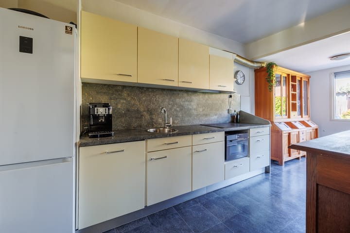 Photo 17 of Malvert 5322