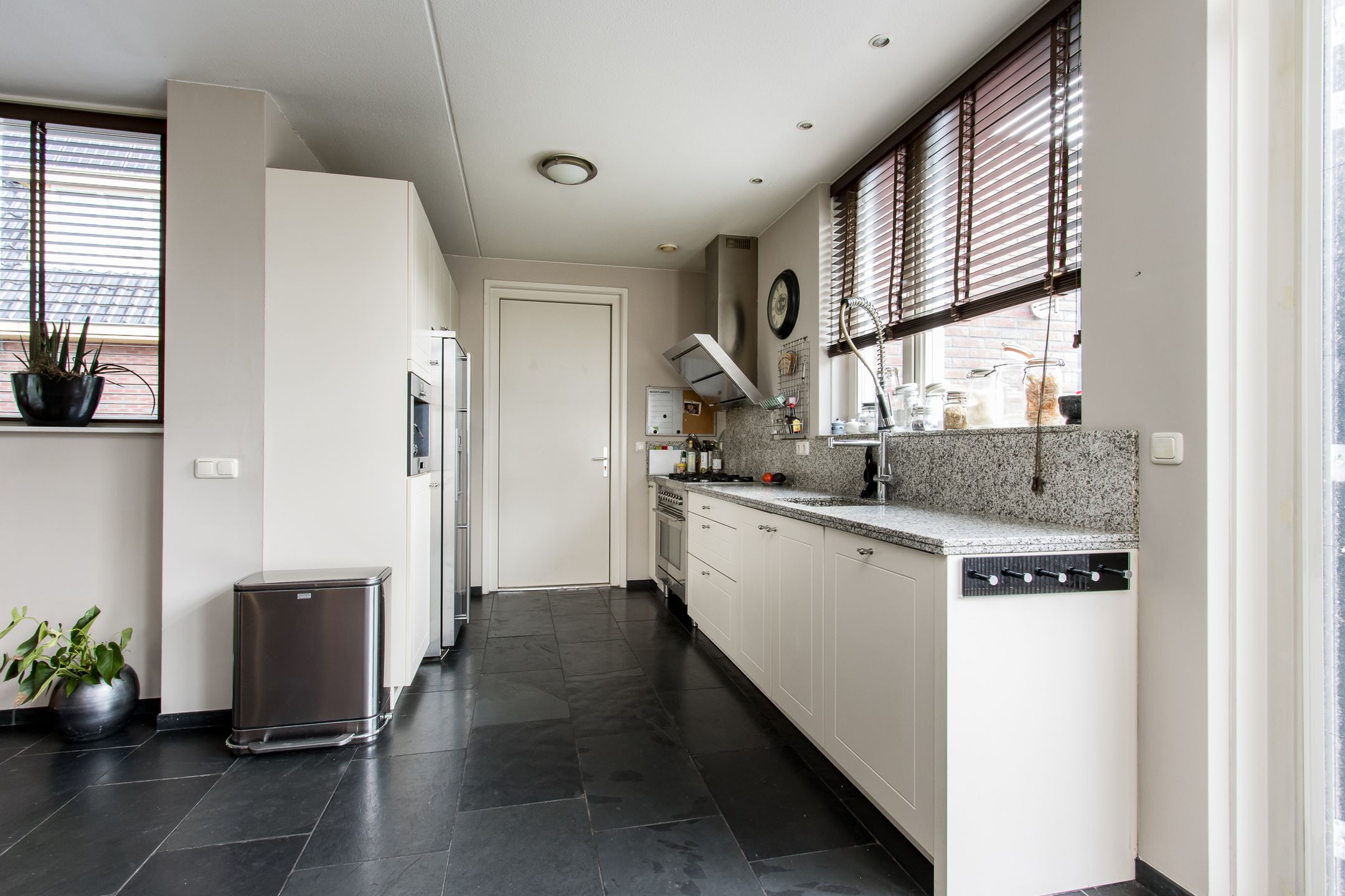 Foto 15 van Burgemeester van Randwijckstraat 35