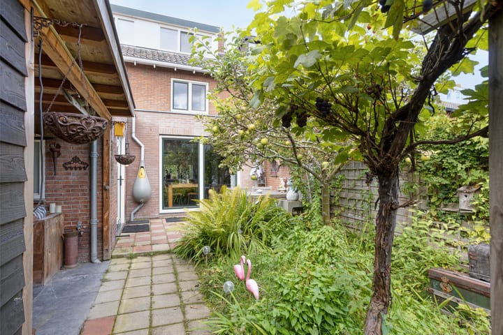 Photo 37 of Prins Frederik Hendrikstraat 18