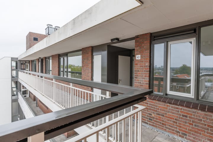 Foto 6 van Helfrichstraat 43