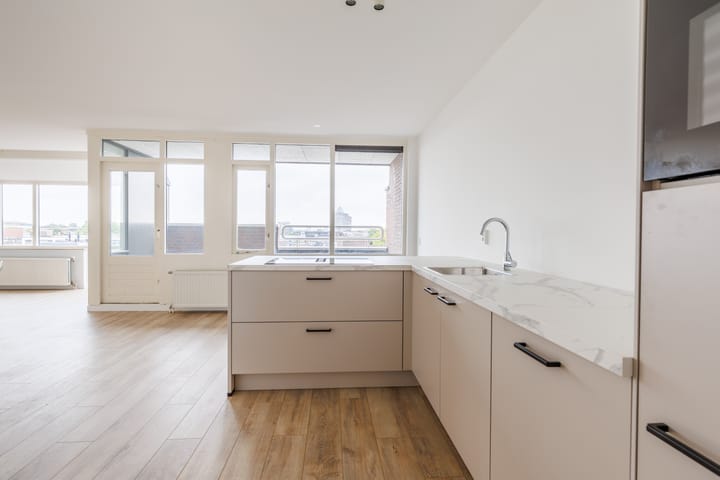 Foto 7 van Helfrichstraat 43