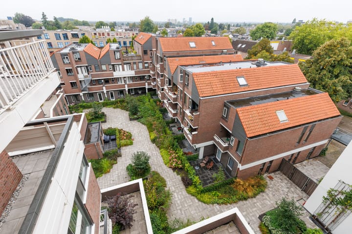 Foto 16 van Helfrichstraat 43