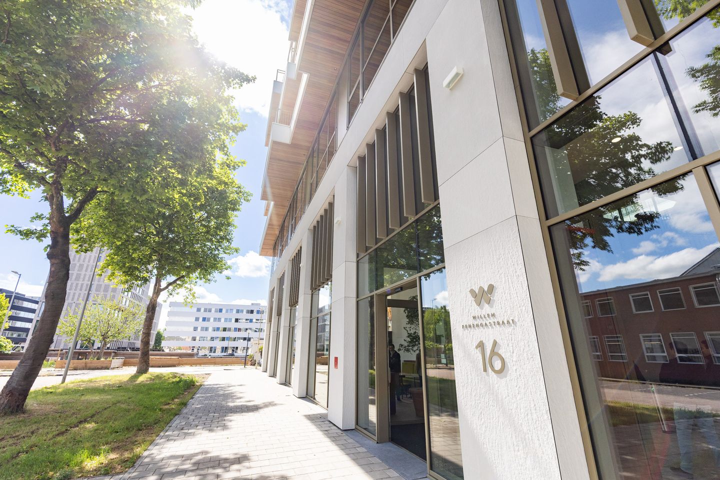 Bekijk foto 2 van Willem Fenengastraat 16-E