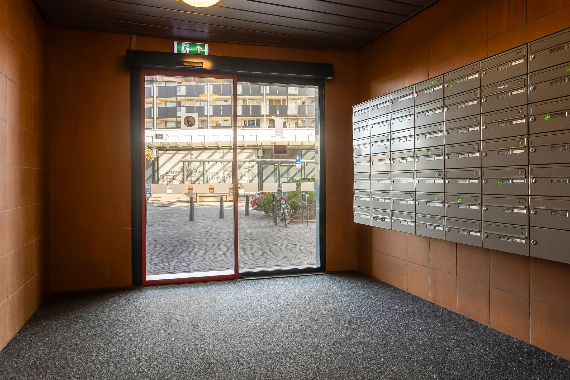 Foto 6 van Van Eesterenplein 287