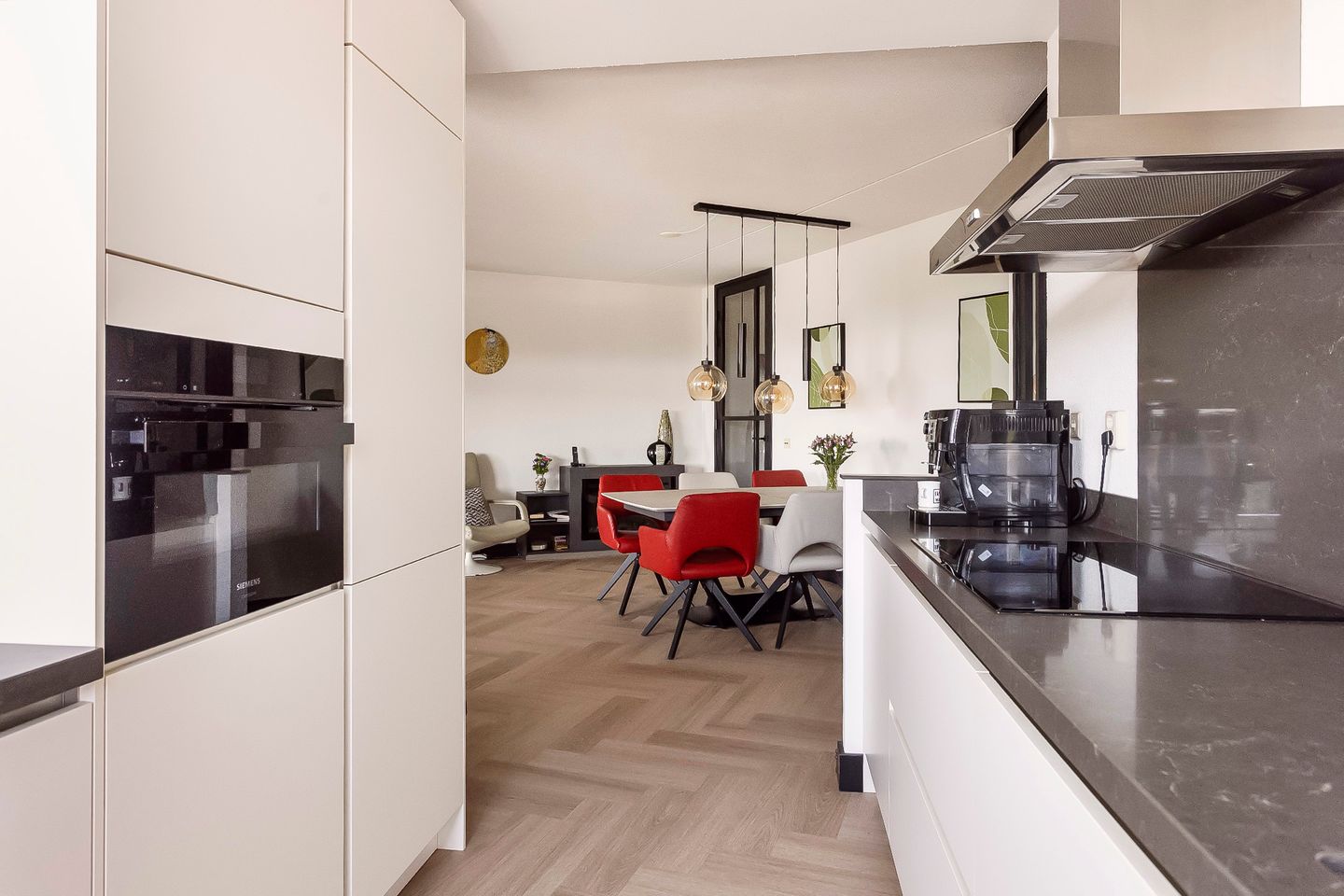 Foto 14 van Van Eesterenplein 287