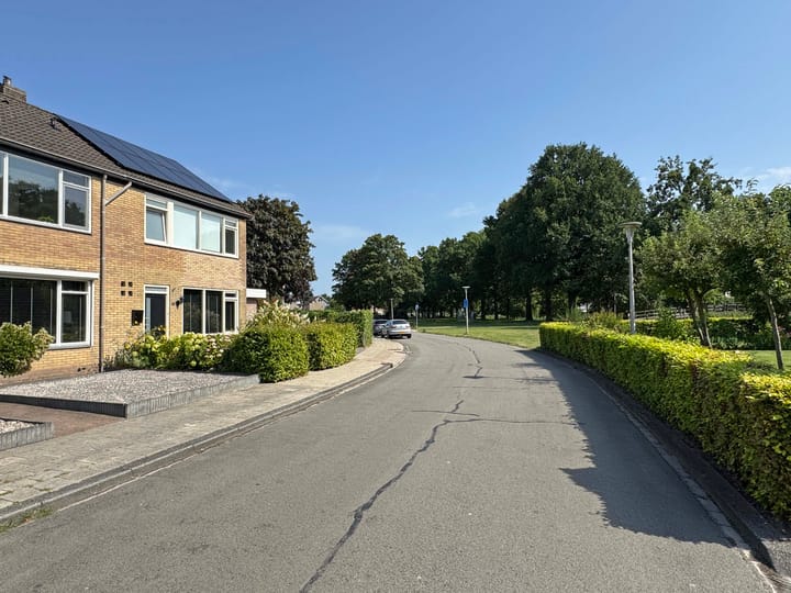 Foto 8 van E E G laan 17