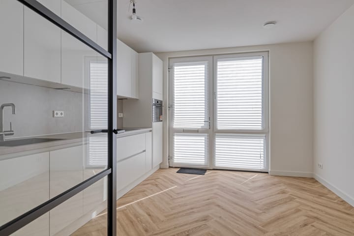 Photo 6 of Helen Suzmanhof 14