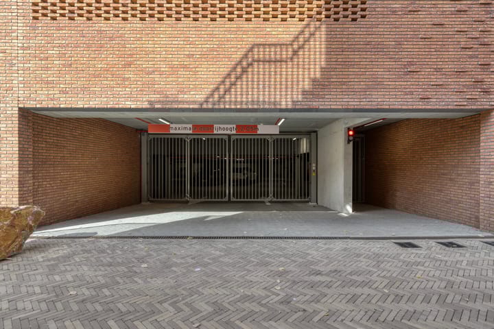 Photo 35 of Helen Suzmanhof 14