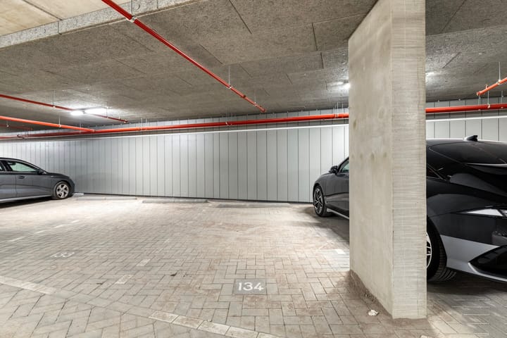 Photo 36 of Helen Suzmanhof 14