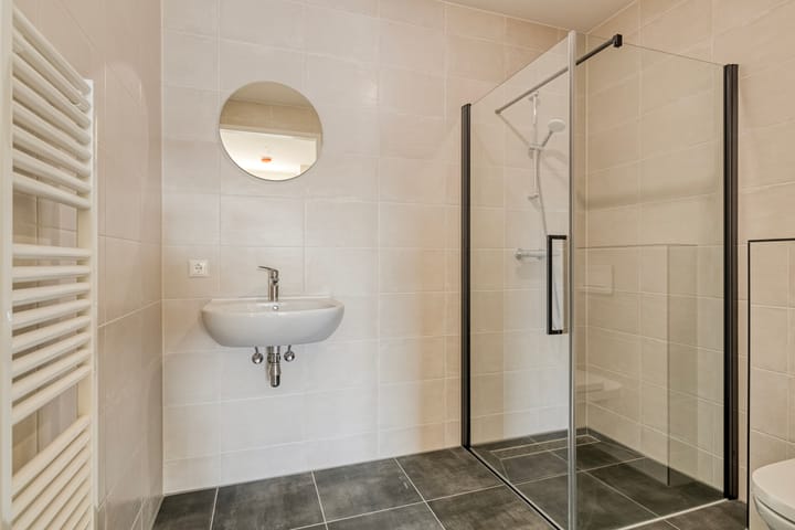 Photo 27 of Helen Suzmanhof 14