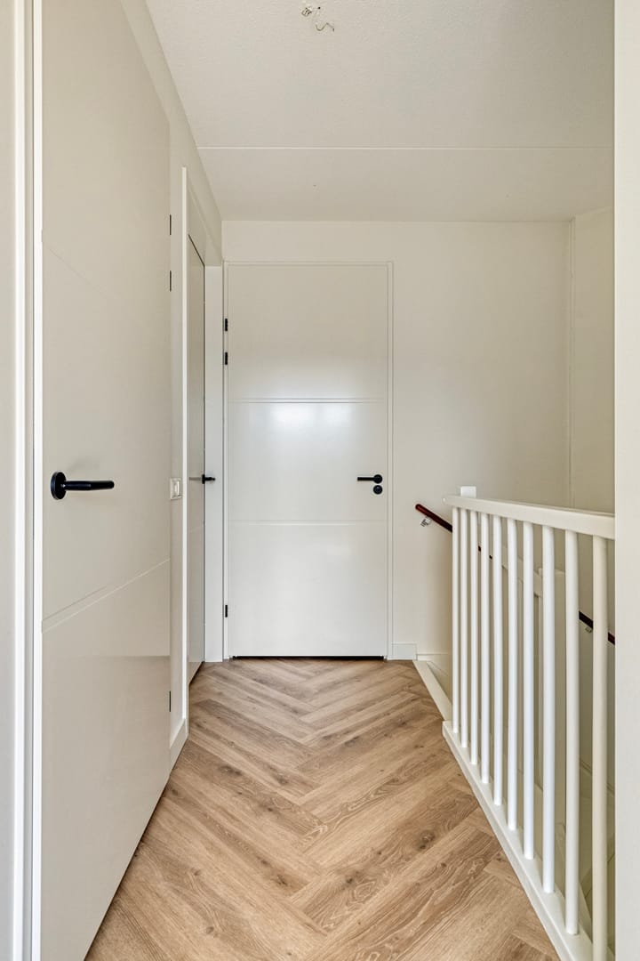 Photo 44 of Helen Suzmanhof 14