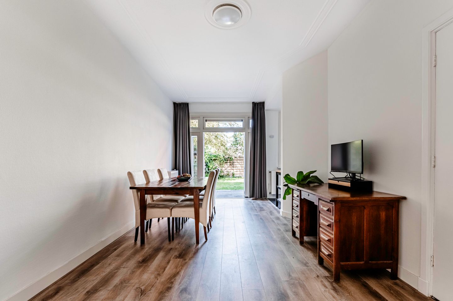 Foto 10 van Amandelstraat 11