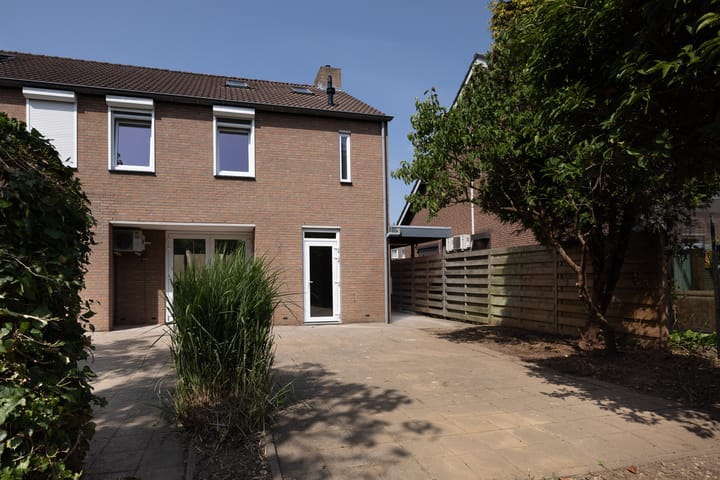 Photo 56 of Olmstraat 44