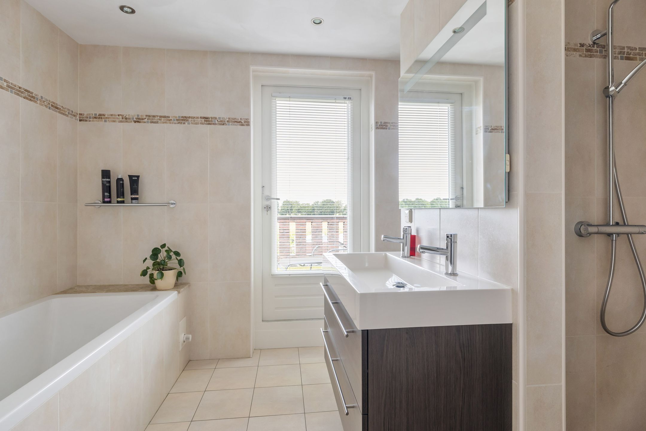 Foto 27 van Koningsveld 19