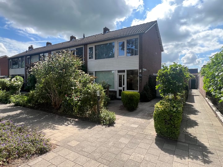 Foto 1 van Burggraaf Zwederlaan 26