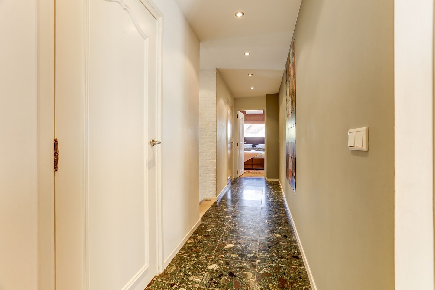 Photo 34 of Hazenstraat 4