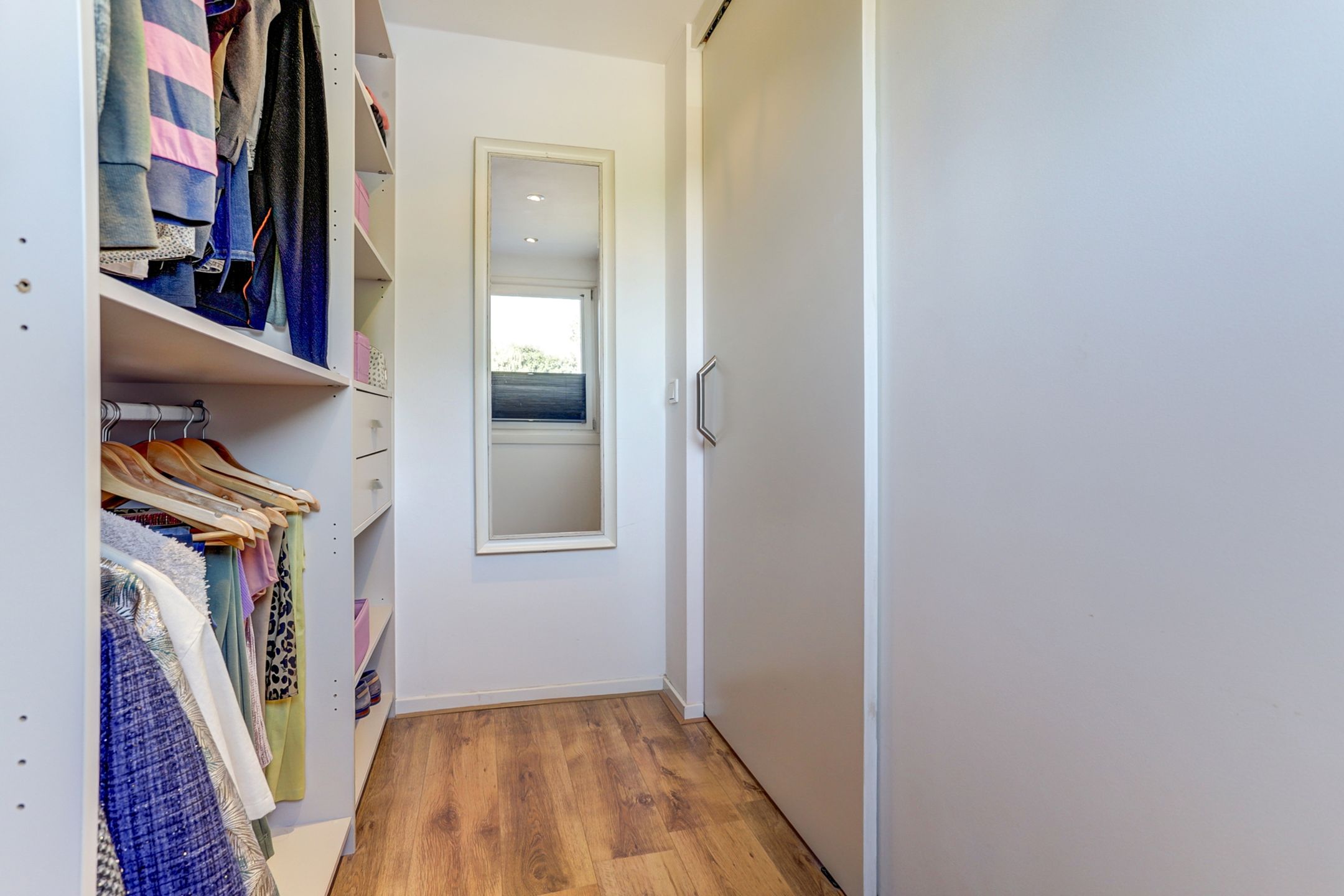 Photo 39 of Hazenstraat 4