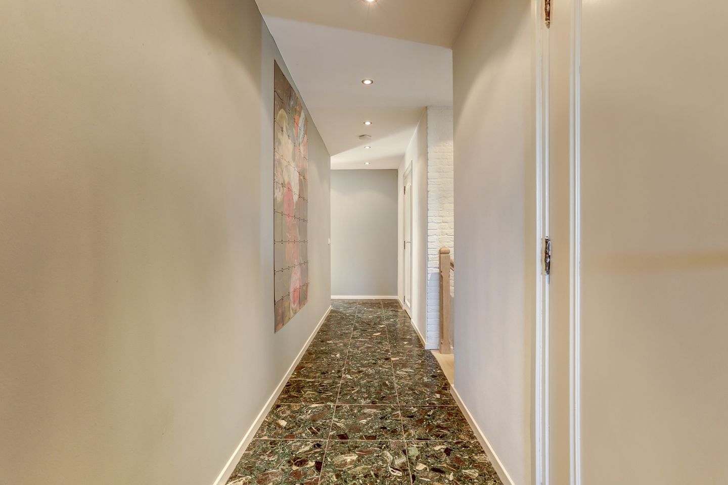 Photo 44 of Hazenstraat 4