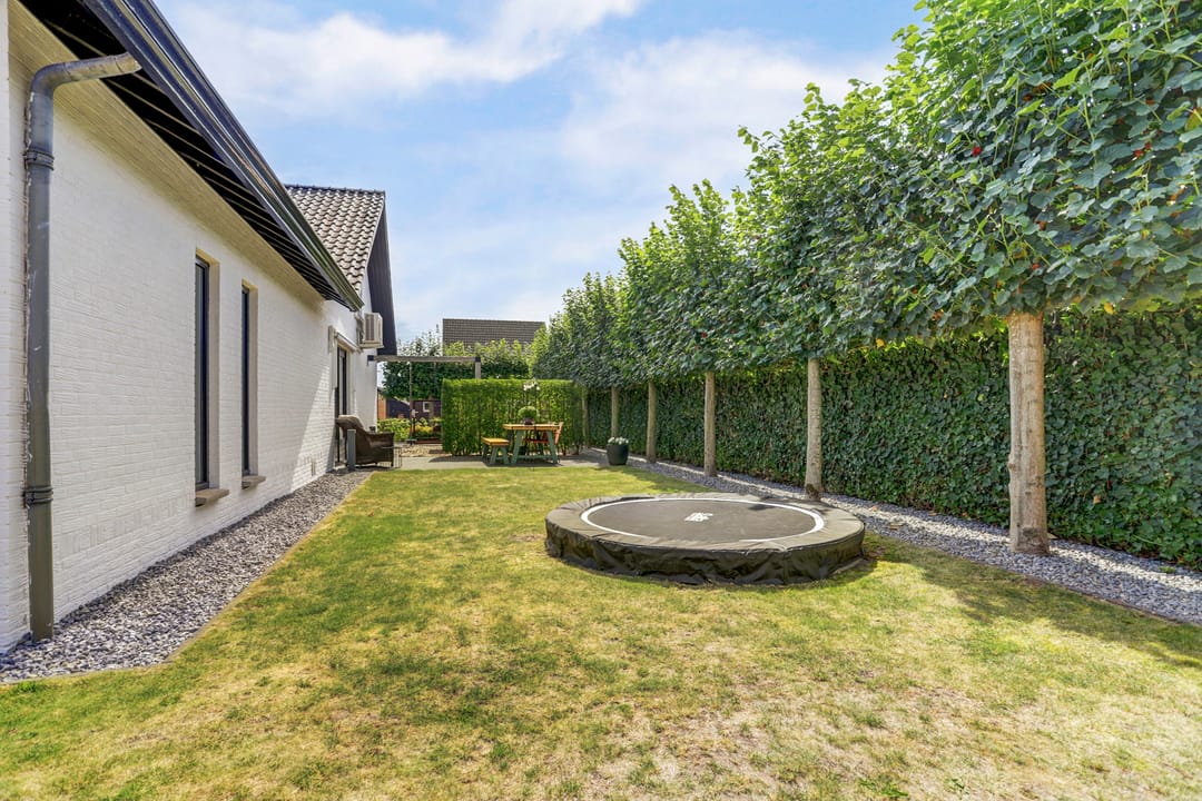 Photo 73 of Hazenstraat 4