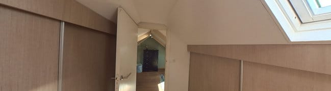 Doorgang met kastruimte