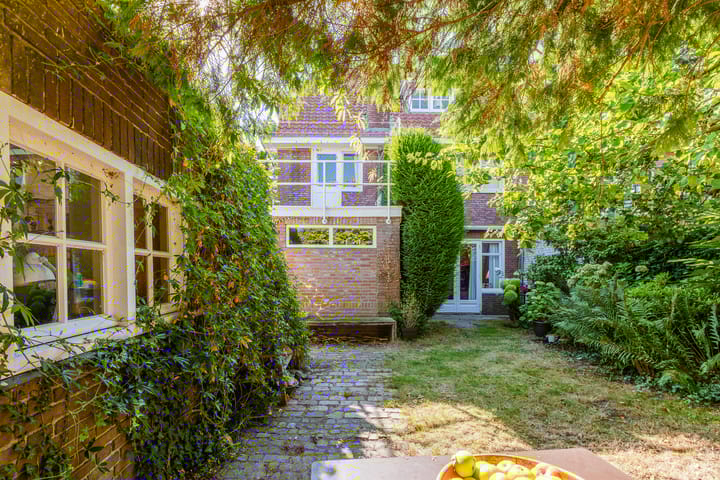 Foto 42 van Sperwerlaan 4-A