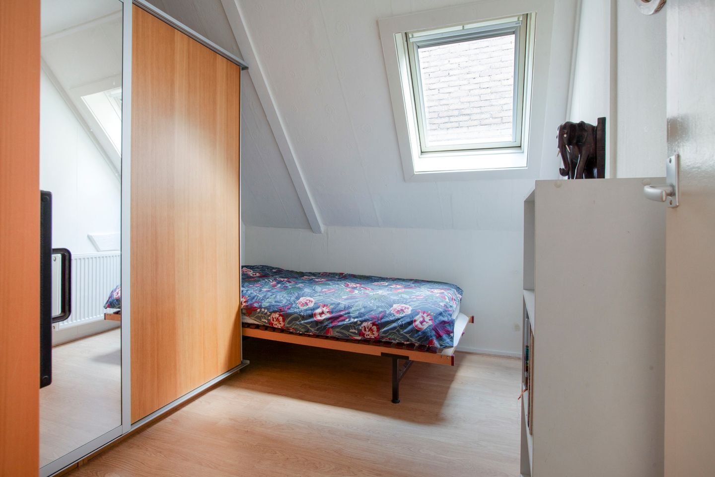 Photo 35 of Raam 123