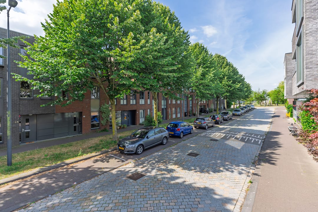 Photo 1 of Zwanebloemlaan 24