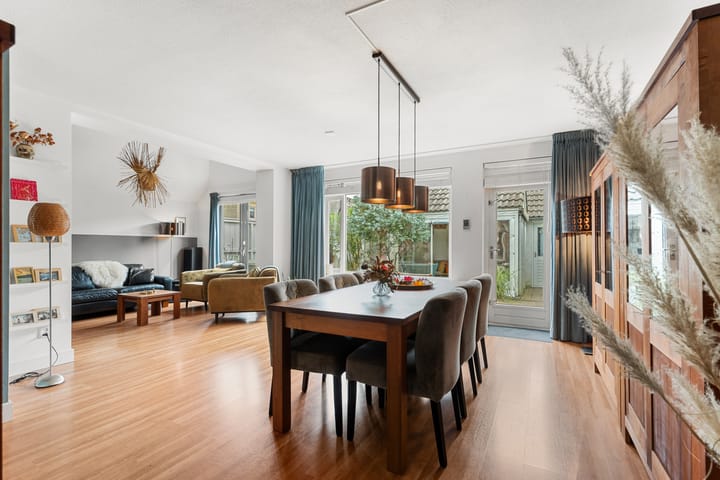 Foto 12 van Suze Robertsonstraat 7