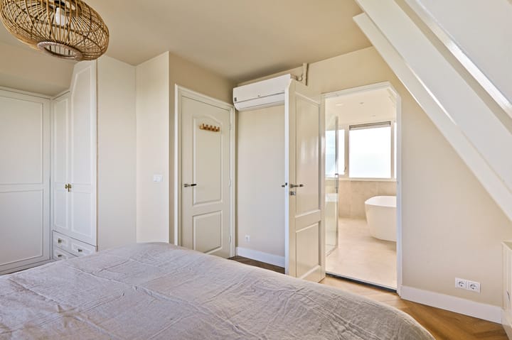 Foto 38 van Cornelis Roosstraat 17