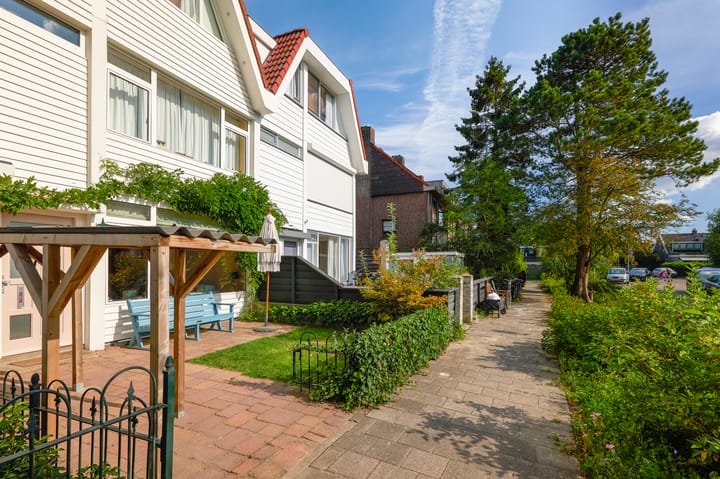 Foto 44 van Cornelis Roosstraat 17