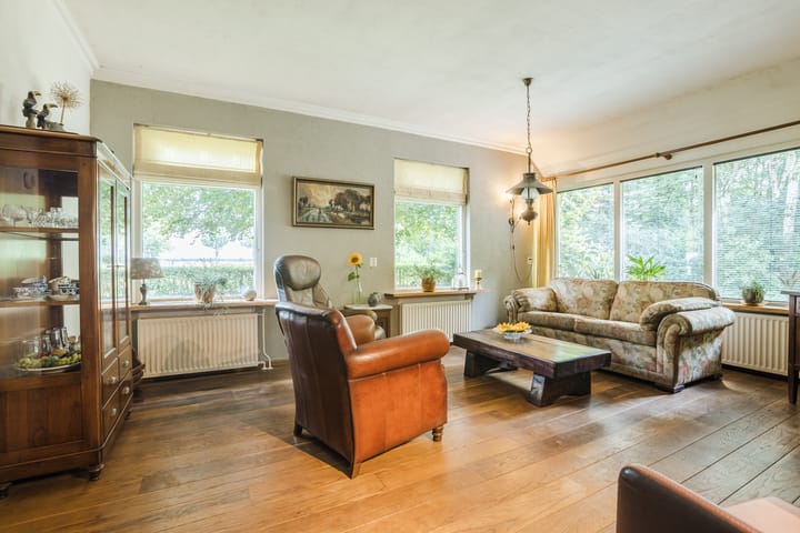 Photo 9 of Ericasestraat 112