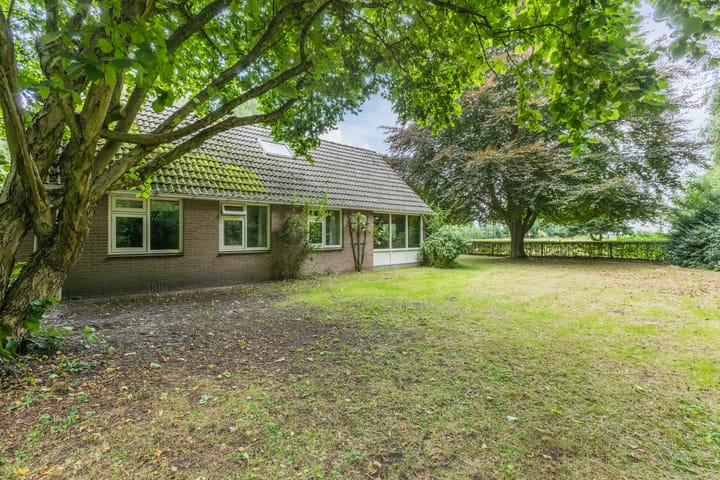 Photo 32 of Ericasestraat 112