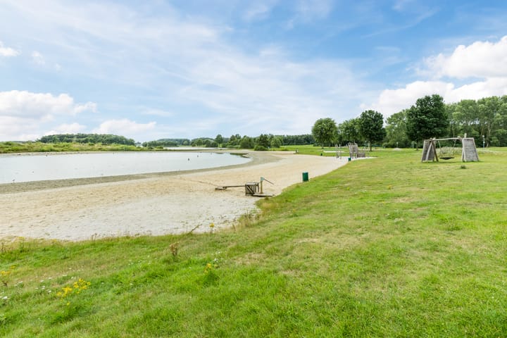 Photo 44 of Ericasestraat 112