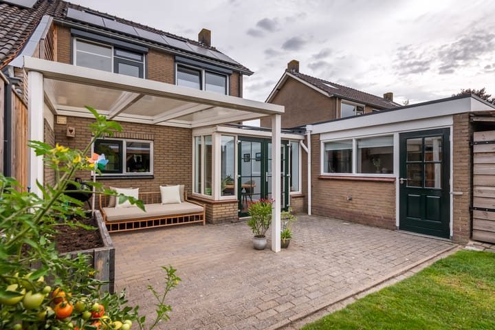 Photo 25 of Adam van Delenstraat 6-E