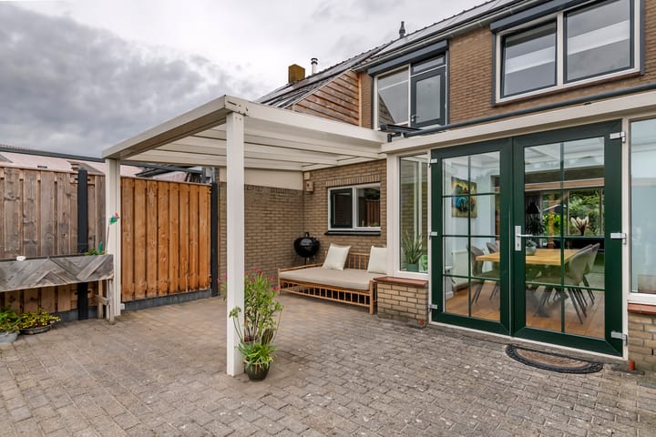 Photo 26 of Adam van Delenstraat 6-E