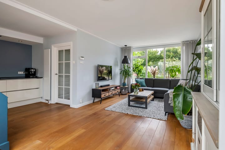 Photo 18 of Adam van Delenstraat 6-E