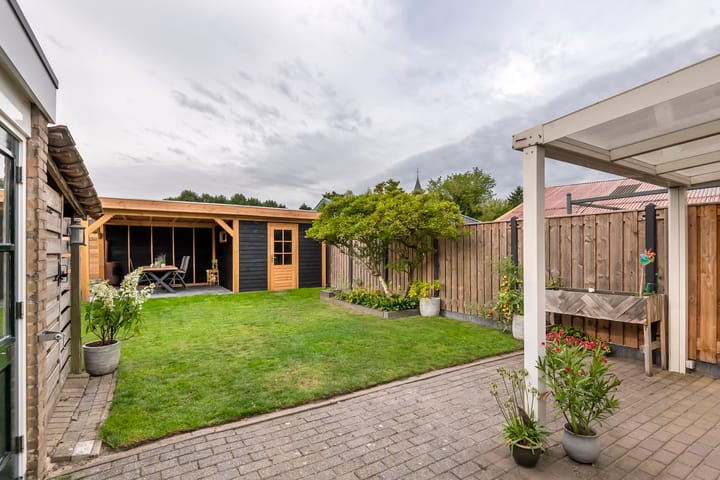 Photo 31 of Adam van Delenstraat 6-E