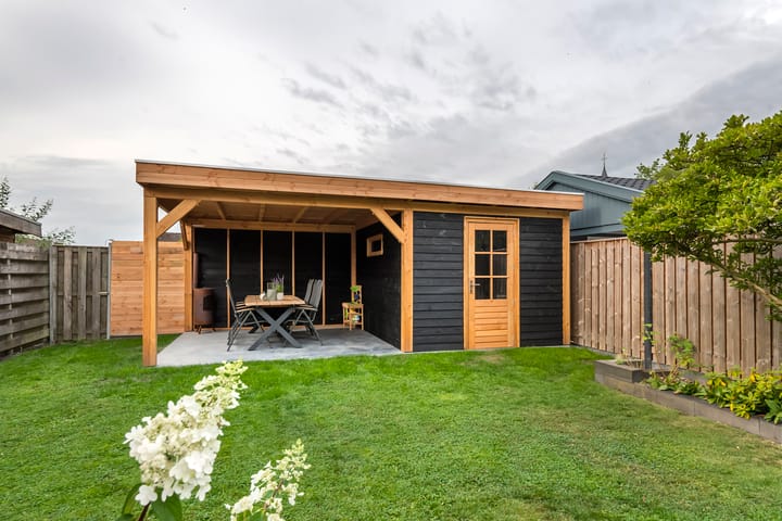 Photo 32 of Adam van Delenstraat 6-E