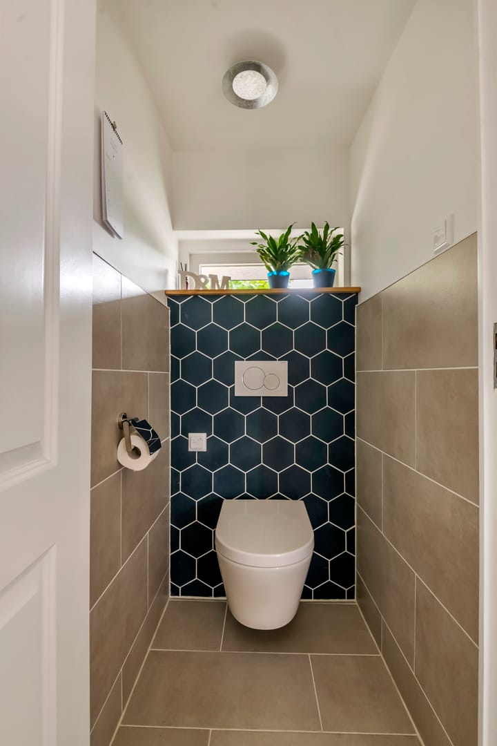 Photo 35 of Adam van Delenstraat 6-E