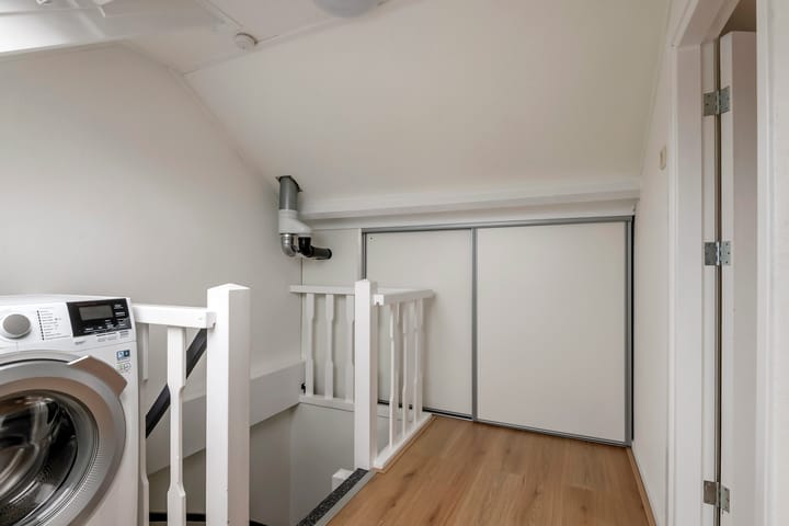 Photo 47 of Adam van Delenstraat 6-E